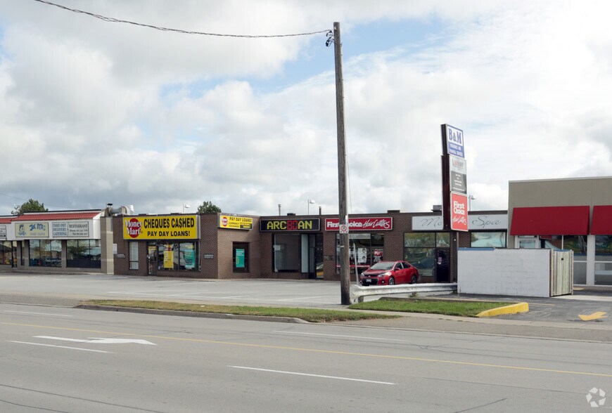 286-288 Lake St, St Catharines, ON à louer - Photo de l’immeuble – Image 2 sur 2