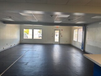 Plus de détails pour 232 Waseca Ave, Barrington, RI - Local commercial à louer