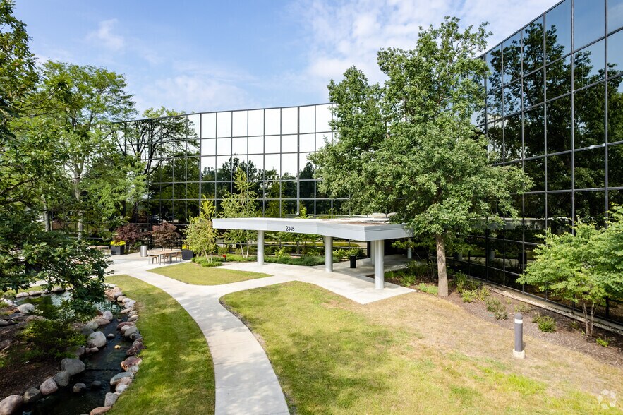 2333 Waukegan Rd, Bannockburn, IL à louer - Photo de l’immeuble – Image 3 sur 47