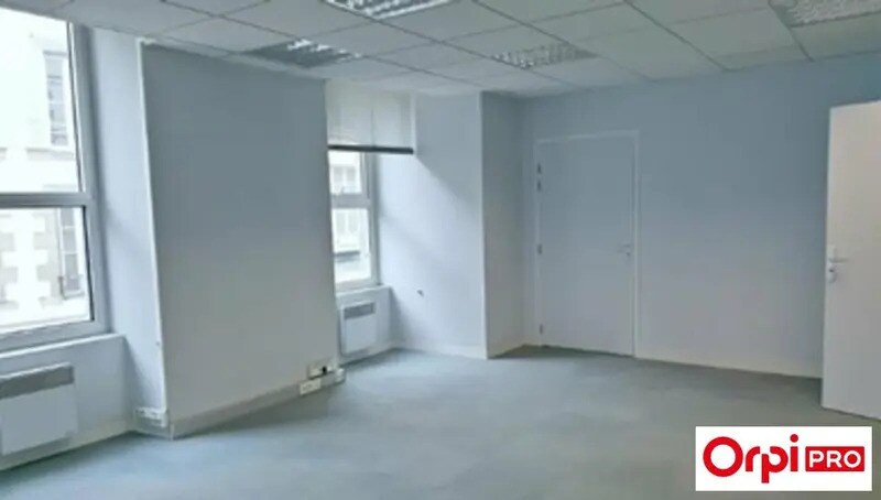 Bureau dans Saint-Brieuc à louer - Photo intérieure – Image 2 sur 4