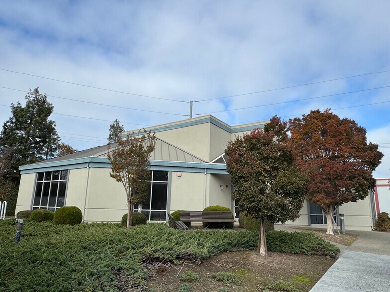 1320 Stub Rd, Petaluma, CA à louer - Photo de l’immeuble – Image 2 sur 10