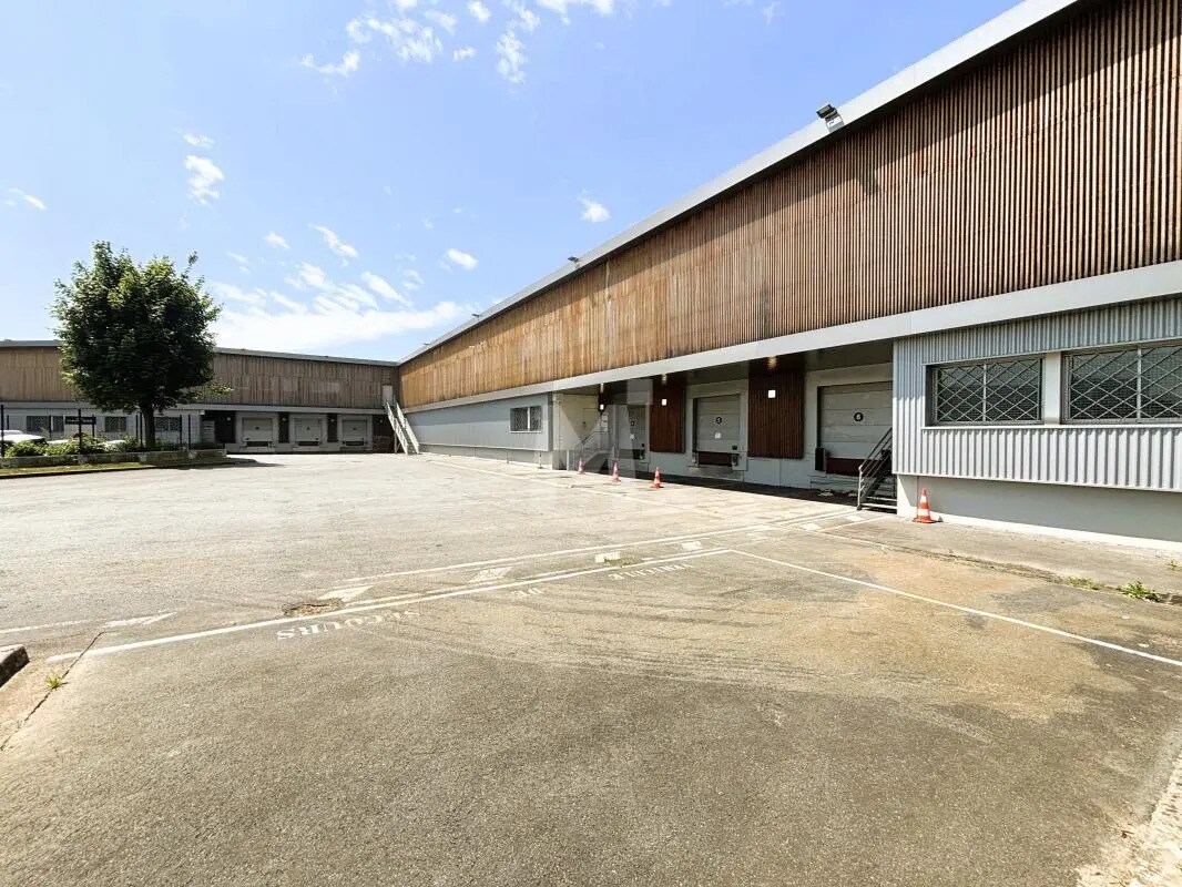 Local d’activités dans Wissous à louer Photo de l’immeuble– Image 1 sur 12