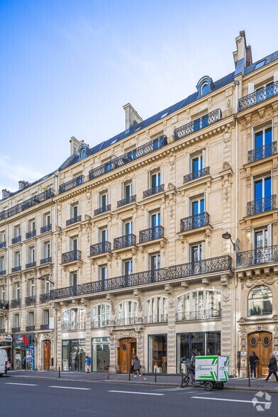 13 Rue Du Quatre Septembre, Paris à louer - Photo de l’immeuble – Image 3 sur 4