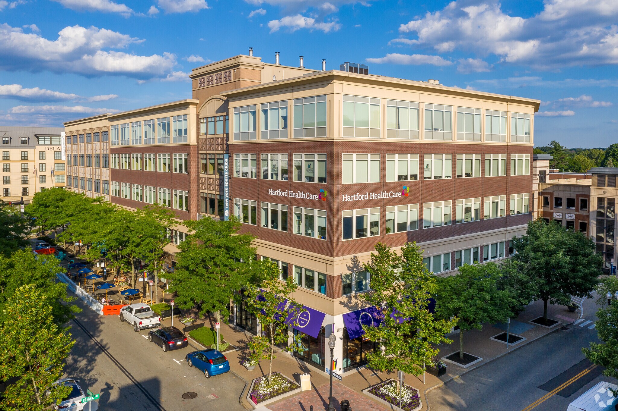 62 Memorial Rd, West Hartford, CT à louer Photo principale– Image 1 sur 14