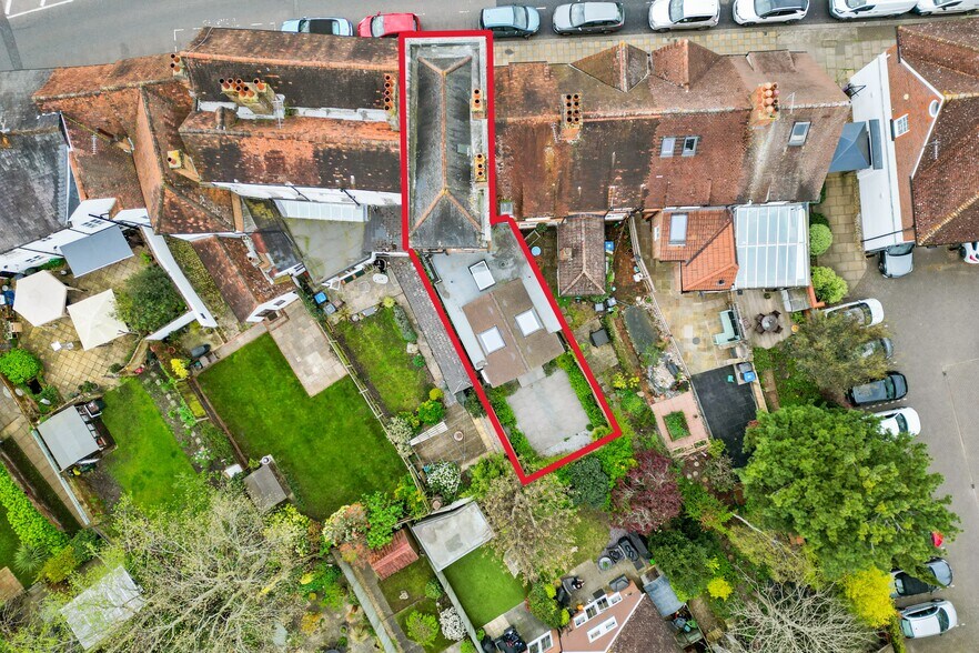 26 Windsor St, Chertsey à vendre - Photo de l’immeuble – Image 2 sur 14