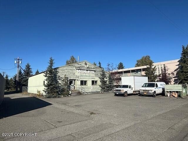 123 E Fireweed Ln, Anchorage, AK à louer - Photo de l’immeuble – Image 1 sur 3