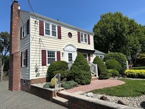 242 Main St, Madison, NJ à louer Photo de l’immeuble– Image 1 sur 23