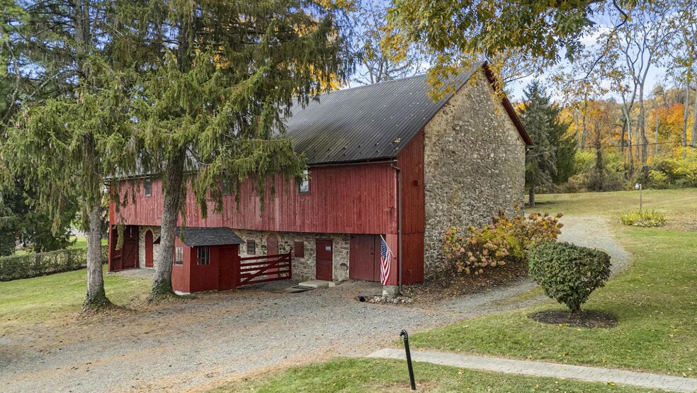 1041 Reading Ave, Boyertown, PA à vendre - Photo de l’immeuble – Image 2 sur 30