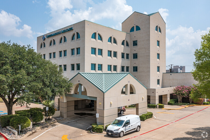 1201 Summit Ave, Fort Worth, TX à louer - Photo de l’immeuble – Image 2 sur 7