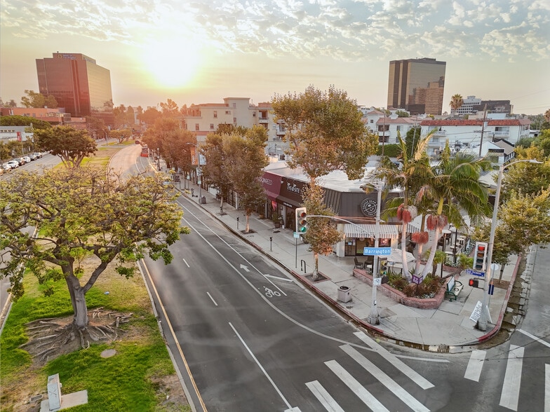 11698 San Vicente Blvd, Los Angeles, CA à louer - Photo principale – Image 1 sur 5