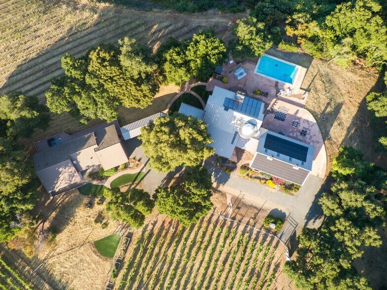 15060 Montebello Rd, Cupertino, CA à vendre - Photo de l’immeuble – Image 3 sur 23