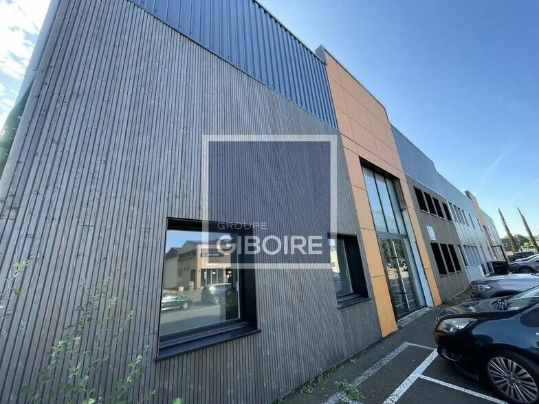 Industriel/Logistique dans Pacé à louer - Photo de l’immeuble – Image 3 sur 12