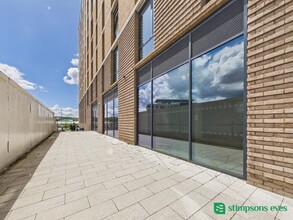 Kimpton Rd, Luton à louer Photo de l’immeuble– Image 1 sur 10