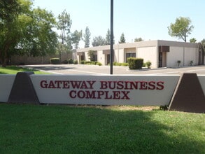 1755 N Gateway Blvd, Fresno, CA à louer Photo intérieure– Image 2 sur 8