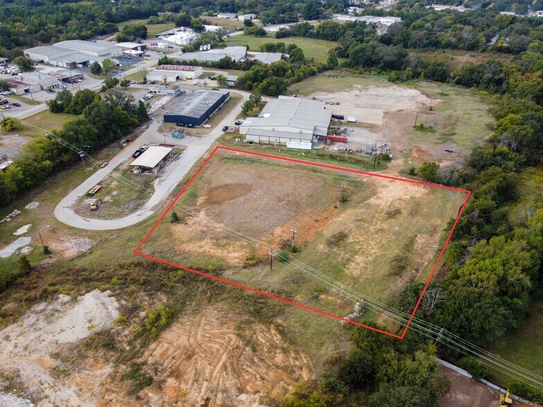 2340 E Erwin St, Tyler, TX à louer - Aérien – Image 1 sur 3