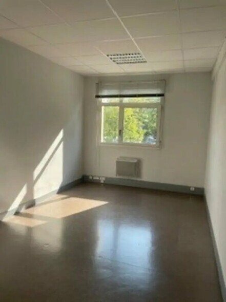 Bureau dans Vannes à vendre - Photo de l’immeuble – Image 1 sur 3