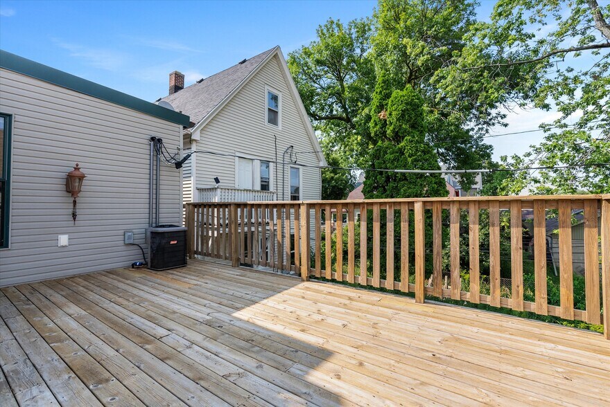 2600-2604 N Booth St, Milwaukee, WI à vendre - Photo de l’immeuble – Image 3 sur 29