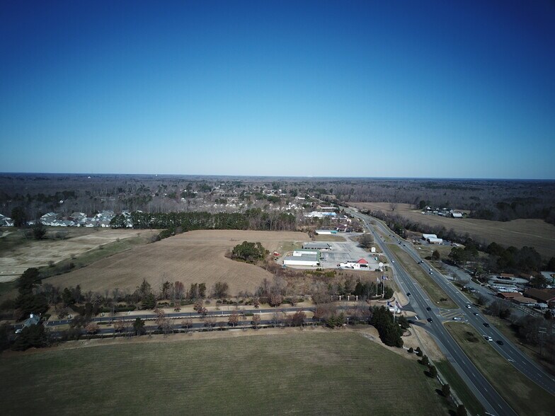 6895 Richmond Rd, Williamsburg, VA à vendre - Photo de l’immeuble – Image 3 sur 11