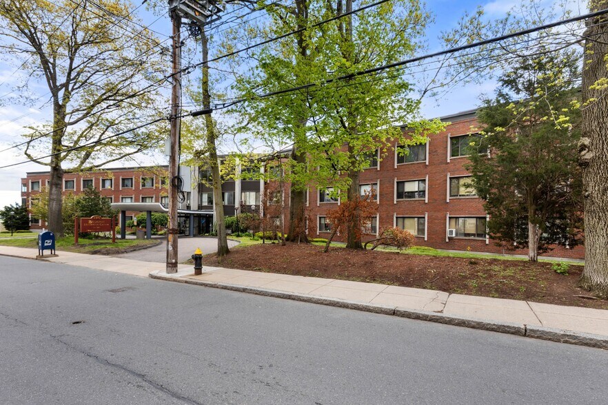 110-120 Fisher Ave, Boston, MA à louer - Photo de l’immeuble – Image 2 sur 43