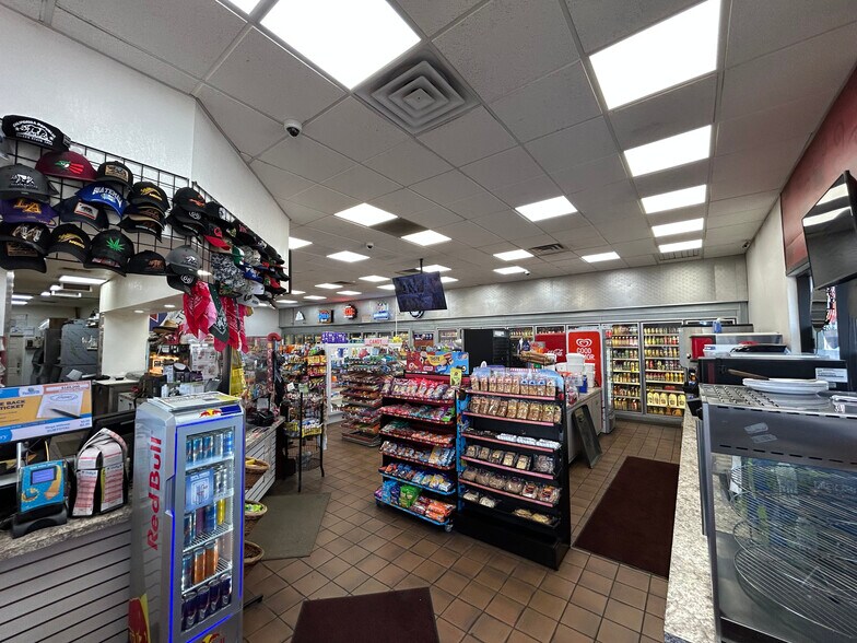 465 11th Ave, Delano, CA à vendre - Photo de l’immeuble – Image 2 sur 17