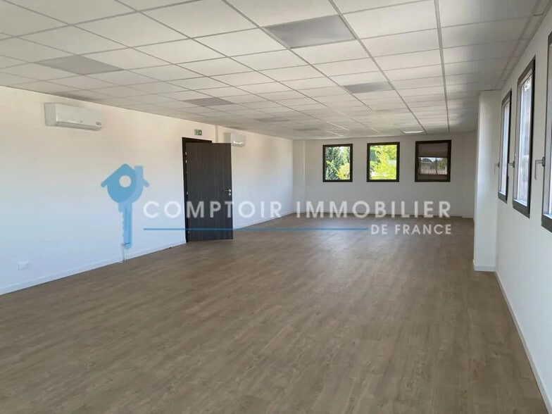 Local commercial dans Le Thor à louer - Photo de l’immeuble – Image 3 sur 4