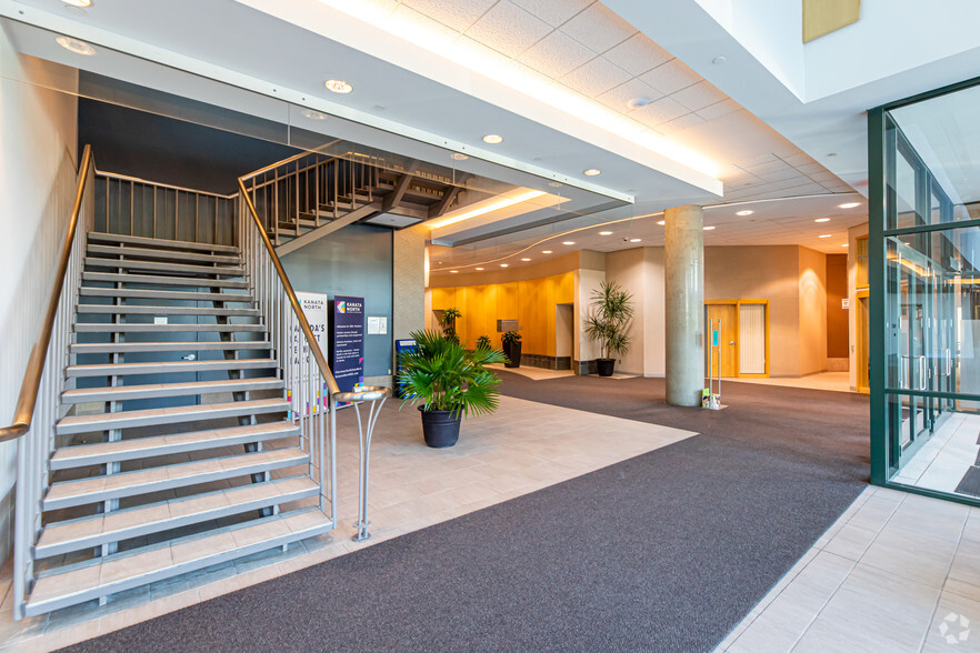 555 Legget Dr, Ottawa, ON à louer - Hall d’entrée – Image 3 sur 11