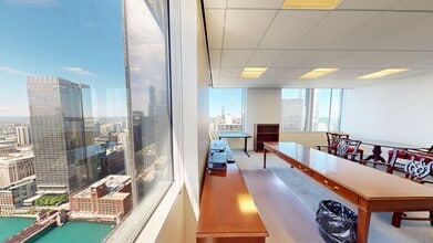 35 W Wacker Dr, Chicago, IL à louer Photo intérieure– Image 2 sur 4