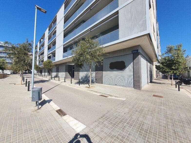 Immeuble residentiel dans Badalona, Barcelona à vendre - Photo de l’immeuble – Image 2 sur 6
