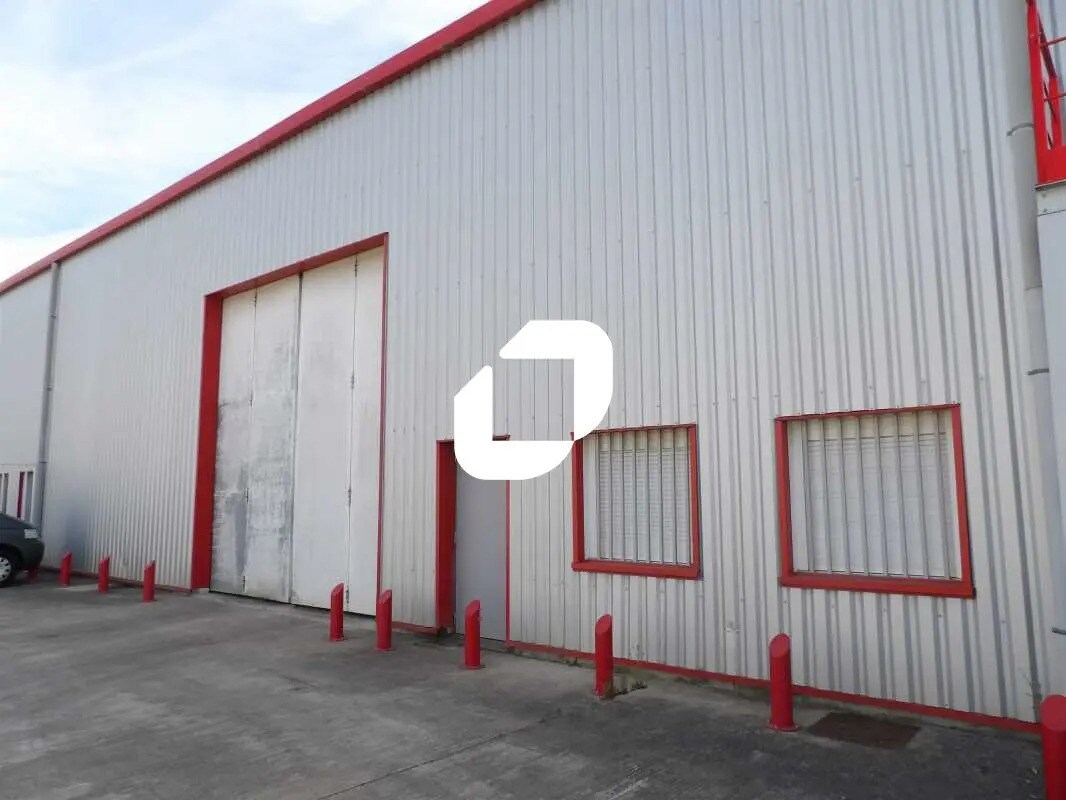 Local d’activités dans Gargenville à louer Photo de l’immeuble– Image 1 sur 9