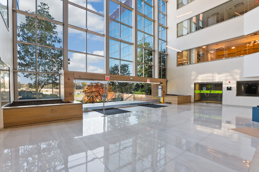 11200 Rockville Pike, North Bethesda, MD à louer - Hall d’entrée – Image 1 sur 21