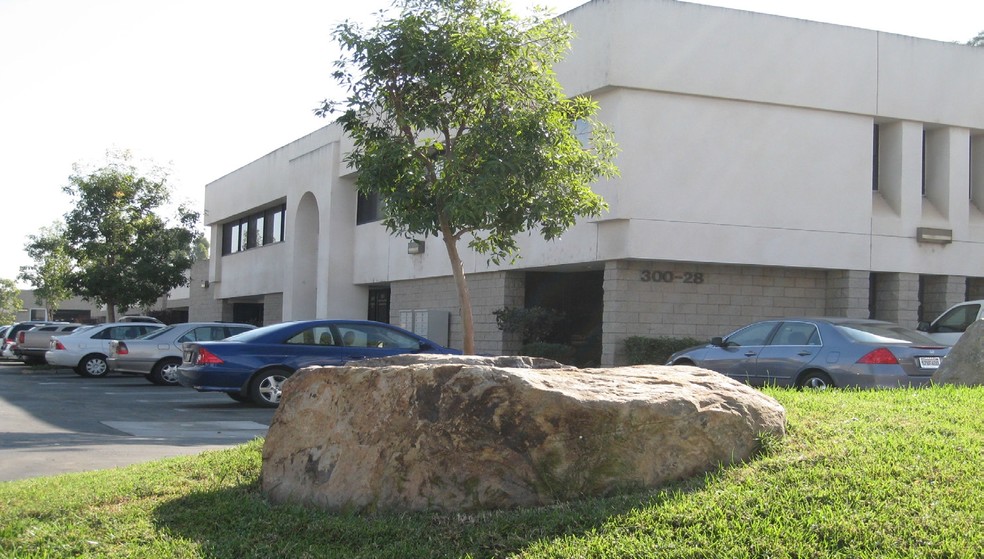 340-358 State Pl, Escondido, CA à louer - Photo de l’immeuble – Image 1 sur 7