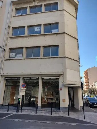 Local d’activités dans Perpignan à louer - Photo de l’immeuble – Image 3 sur 4