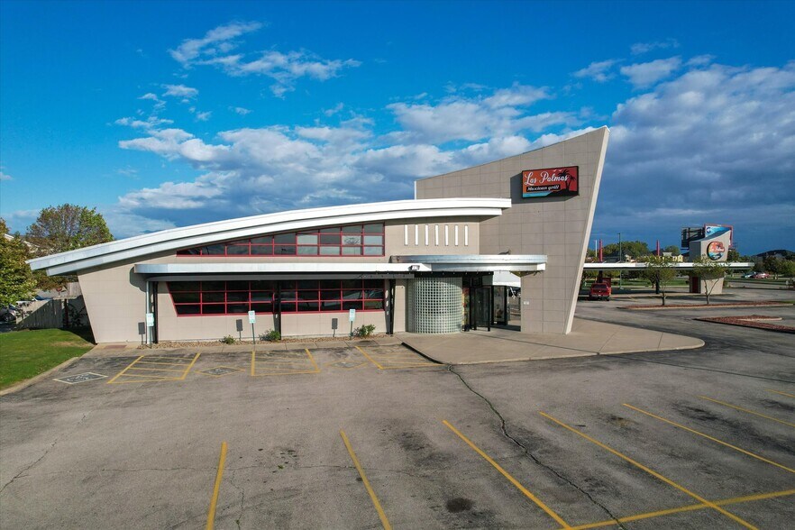 608 W Town Center Blvd, Champaign, IL à vendre - Photo de l’immeuble – Image 3 sur 36