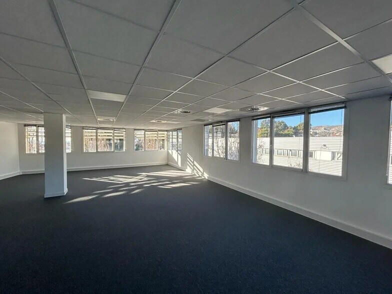 7 Avenue Andre Roussin, Marseille à louer - Photo de l’immeuble – Image 3 sur 12
