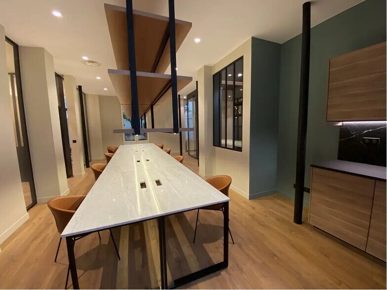 Bureau dans Paris à louer - Photo de l’immeuble – Image 2 sur 8