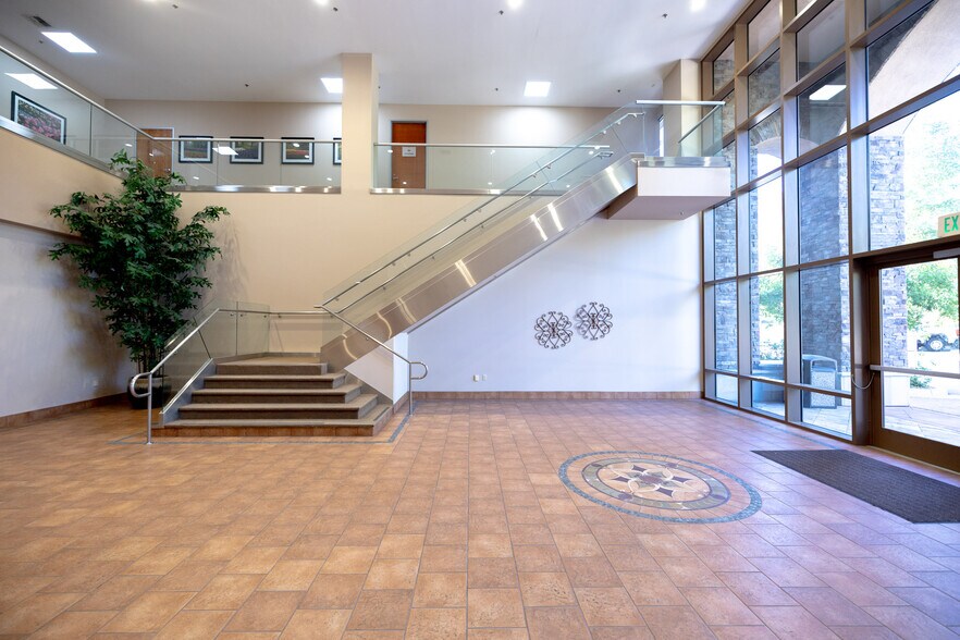 30077 Agoura Ct, Agoura Hills, CA à louer - Photo intérieure – Image 2 sur 13