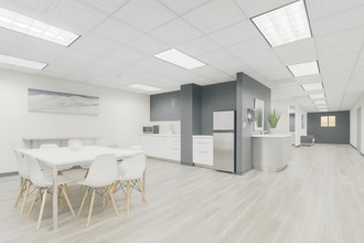 5757 W Century Blvd, Los Angeles, CA à louer Photo intérieure– Image 2 sur 5