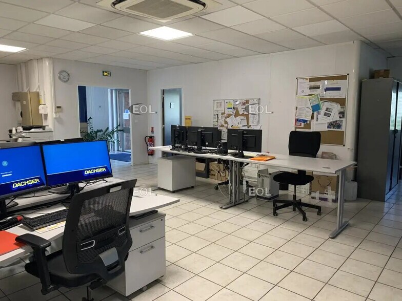 Industriel/Logistique dans Avignon à vendre - Photo de l’immeuble – Image 3 sur 5