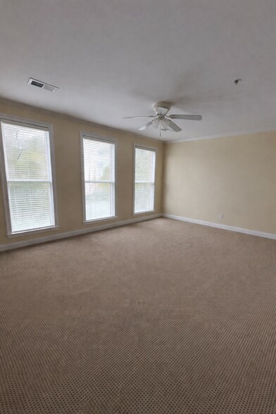 421-425 S Broad St, Edenton, NC à vendre - Photo intérieure – Image 2 sur 20