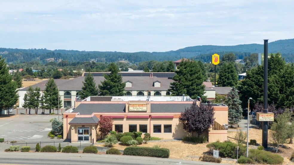 1875 Riverwalk Dr, Fortuna, CA à vendre - Photo principale – Image 1 sur 32