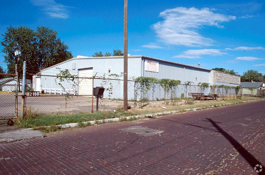 2160 Fletcher Ave, Indianapolis, IN à louer - Photo de l’immeuble – Image 2 sur 7