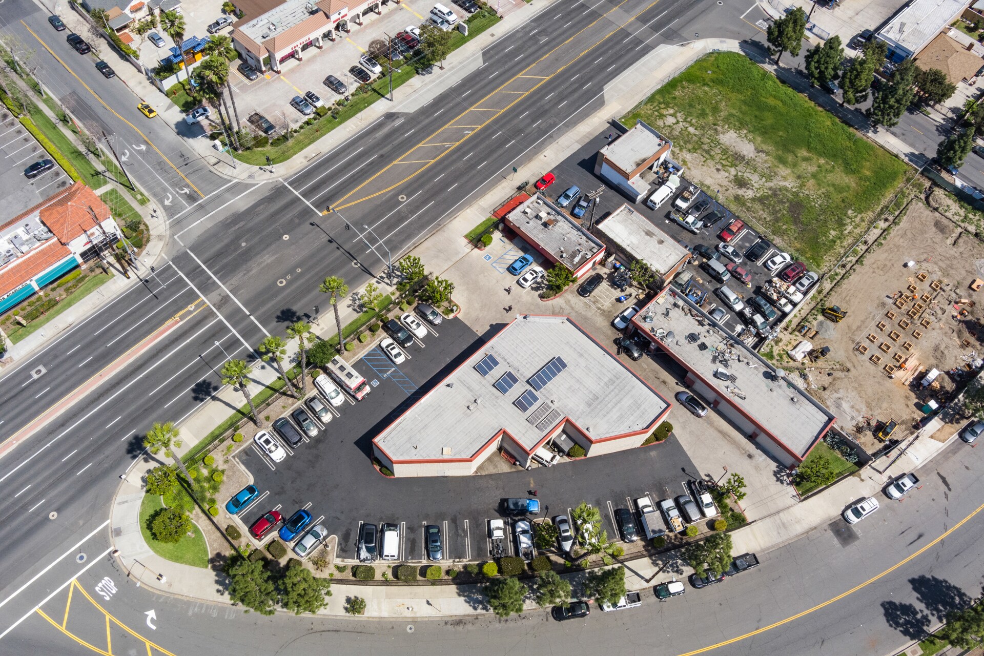 1916-2002 W 1st St portefeuille de 2 biens à vendre sur LoopNet.fr Photo de l’immeuble– Image 1 sur 24