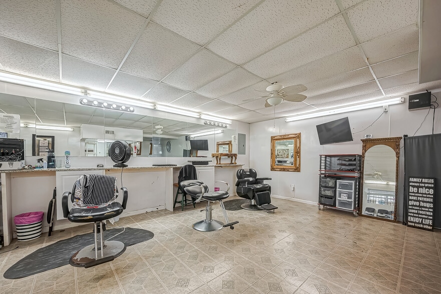 2329 Cedar Dr, La Marque, TX à vendre - Photo intérieure – Image 2 sur 10