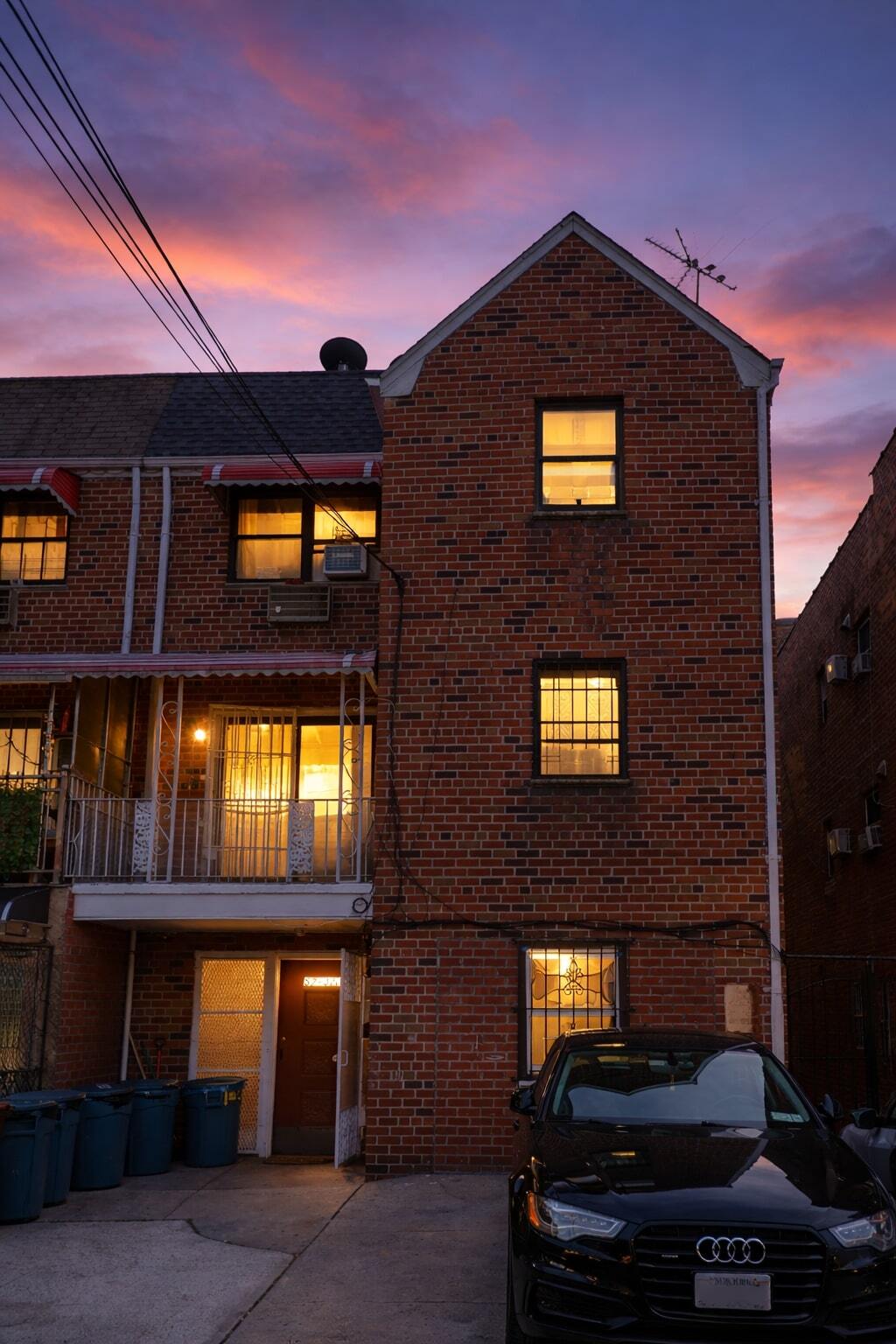 5732 Xenia St, Corona, NY à vendre Photo principale– Image 1 sur 15