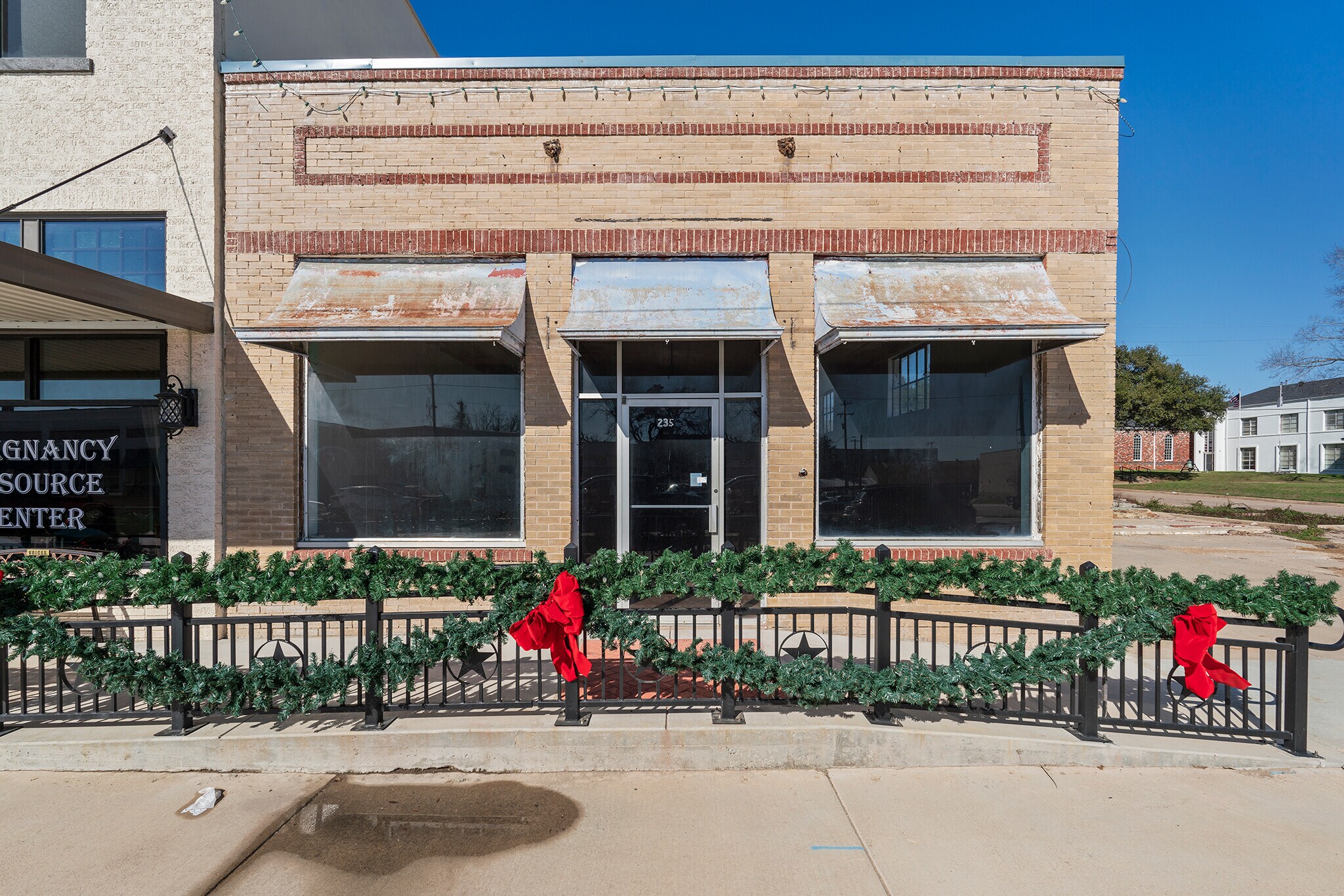 235 E Cameron Ave, Rockdale, TX à louer Photo de l’immeuble– Image 1 sur 22