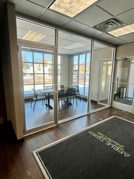 536 N Richmond St, Appleton, WI à louer - Photo intérieure – Image 3 sur 4