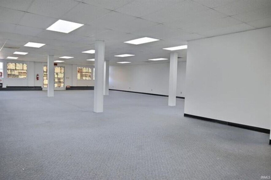 2519 Lower Huntington Rd, Fort Wayne, IN à louer - Photo de l’immeuble – Image 3 sur 9