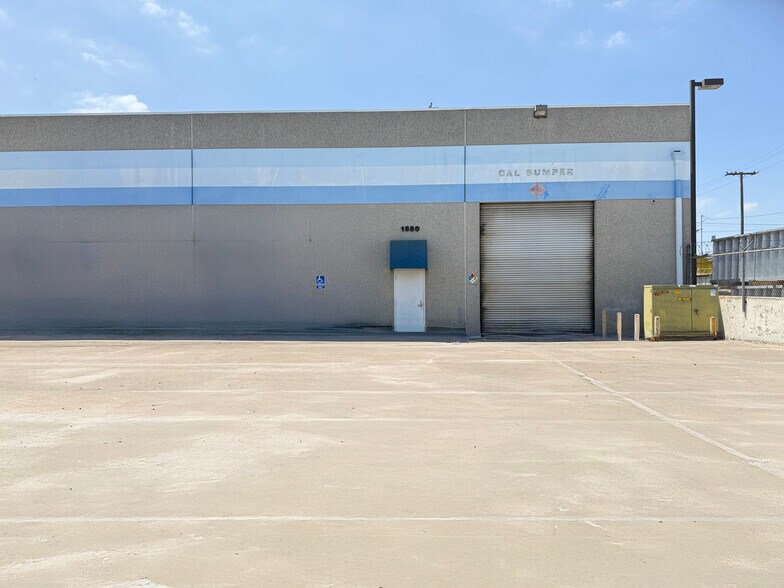 1540-1554 14th St, Long Beach, CA à louer - Photo de l’immeuble – Image 1 sur 6