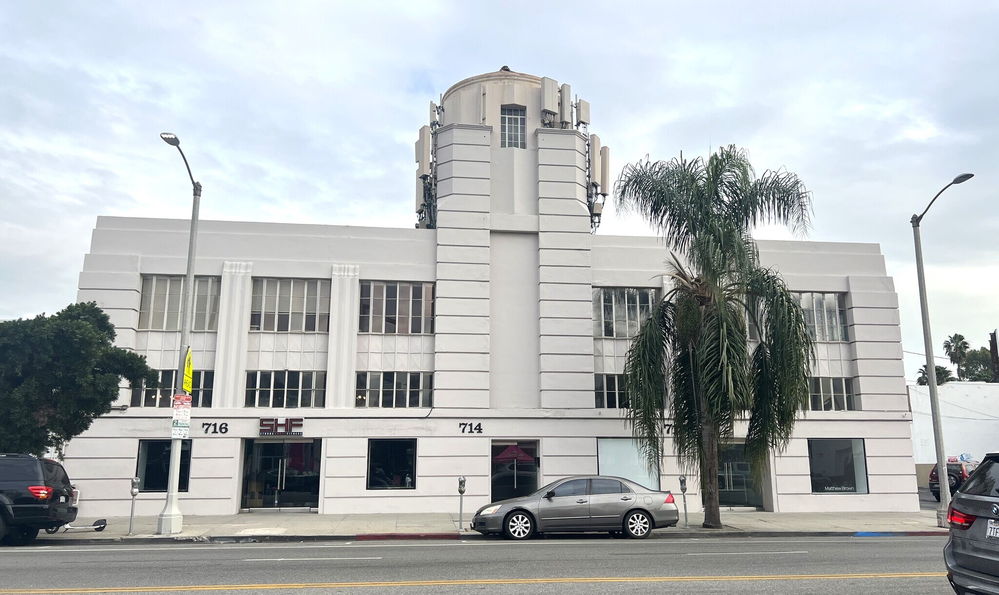 712-718 N La Brea Ave, Los Angeles, CA à louer Photo de l’immeuble– Image 1 sur 3