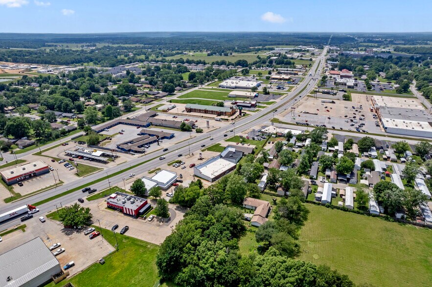 1223 US-412, Siloam Springs, AR à louer - Photo de l’immeuble – Image 2 sur 20